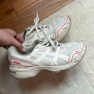 Men’s Size 7.5 ASICS Gel 1090